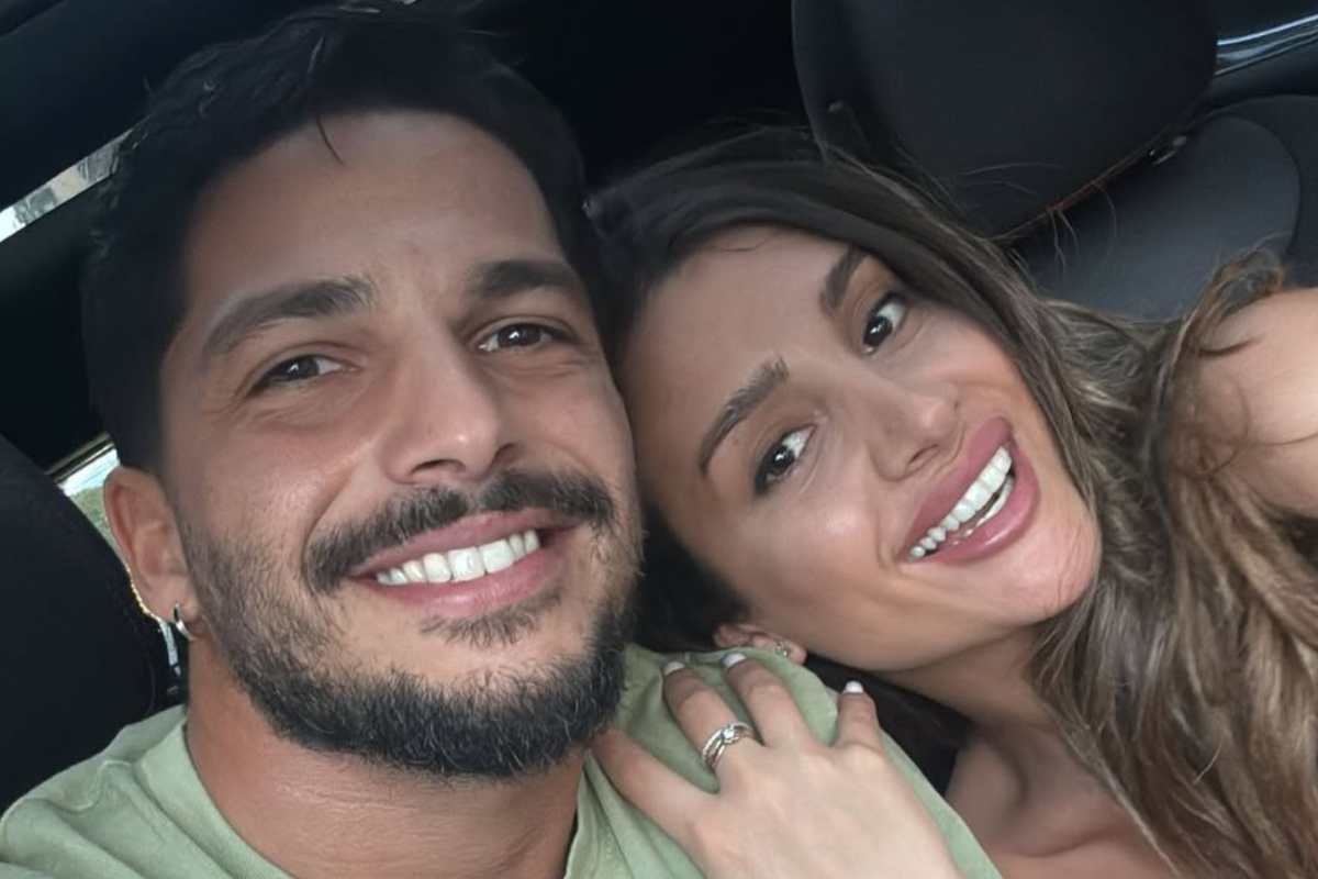 Crisina e Gianmarco in primo piano sorridenti